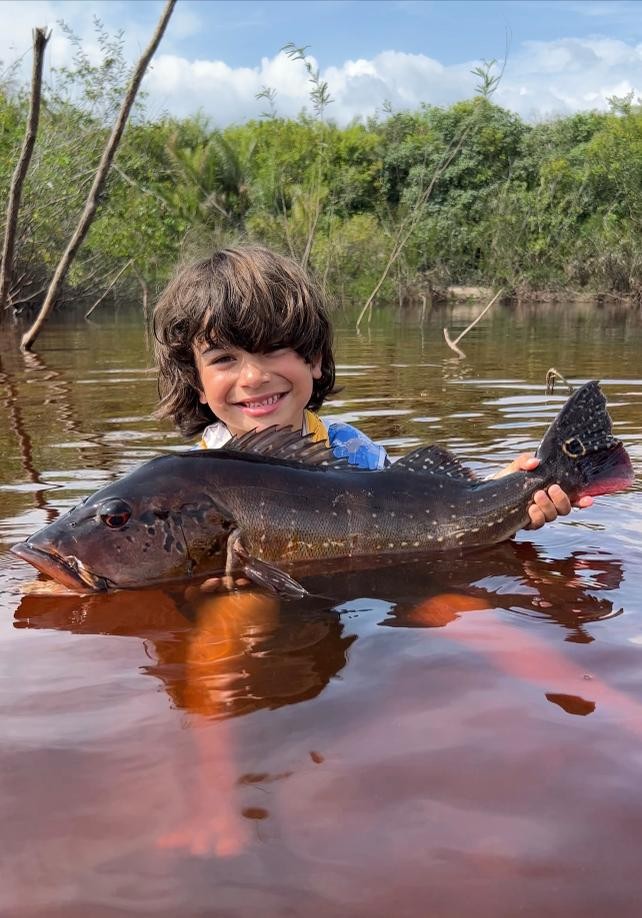 Nathan (Bibi), cliente da Fishing Brazil Adventures pescando no Amazon Xplor / Nathan (Bibi) fishing at Amazon Xplor