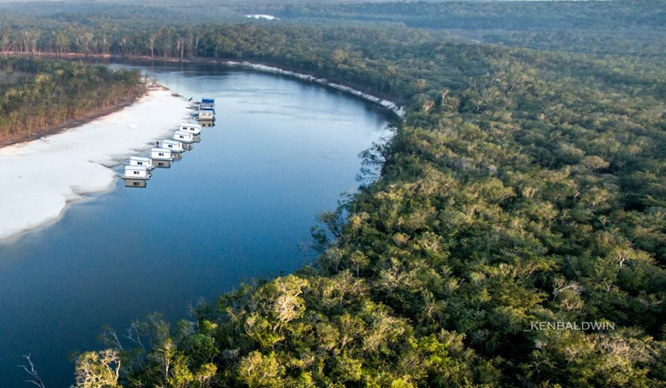 Cabanas Flutuantes / Floating Cabins